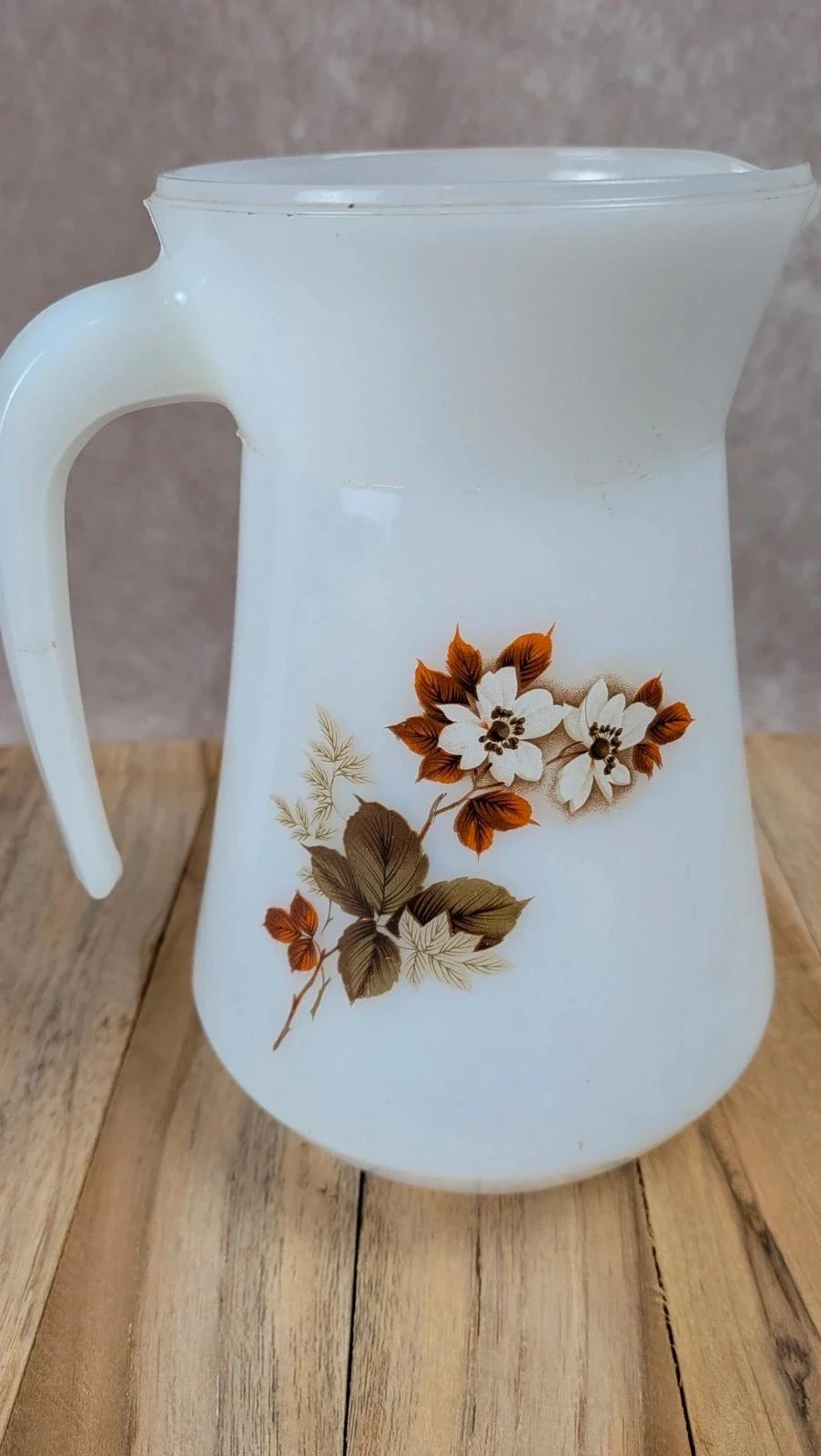 Pichet Arcopal modèle Aubépine – décor floral brun vintage 70’s – photo 2